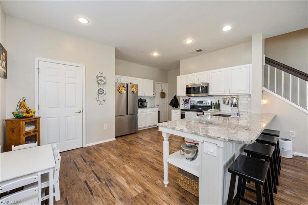 1050 Albany Ct 199, Naples, FL 34105-7