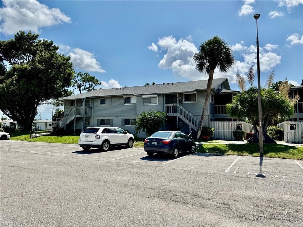 5751 Foxlake Dr A, North Fort Myers, FL 33917-3
