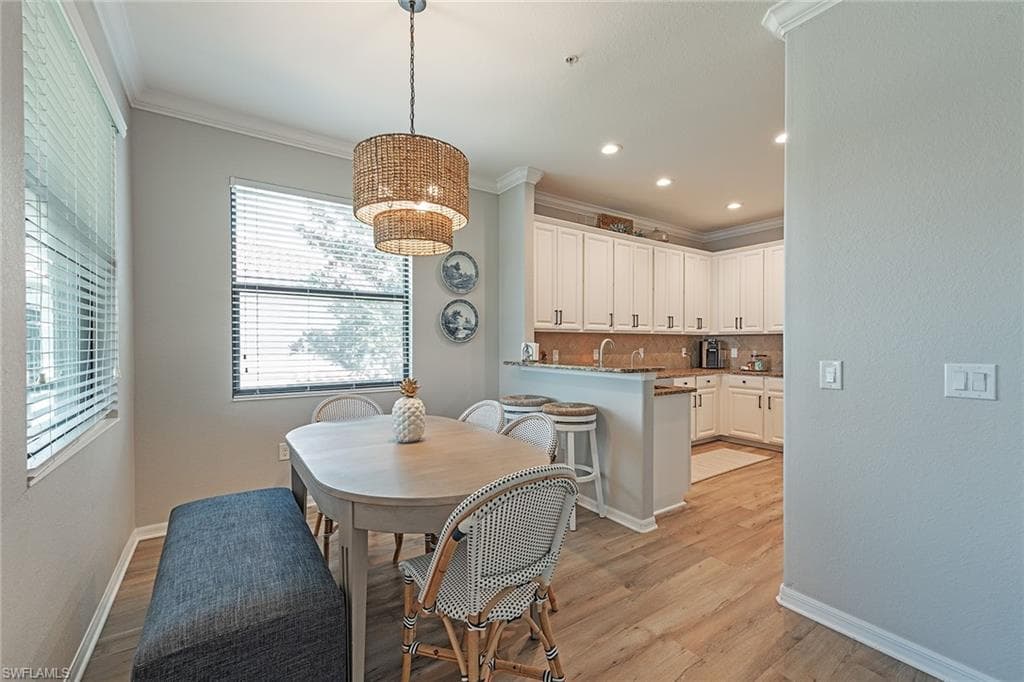 3153 Aviamar Cir 202, Naples, FL 34114-9