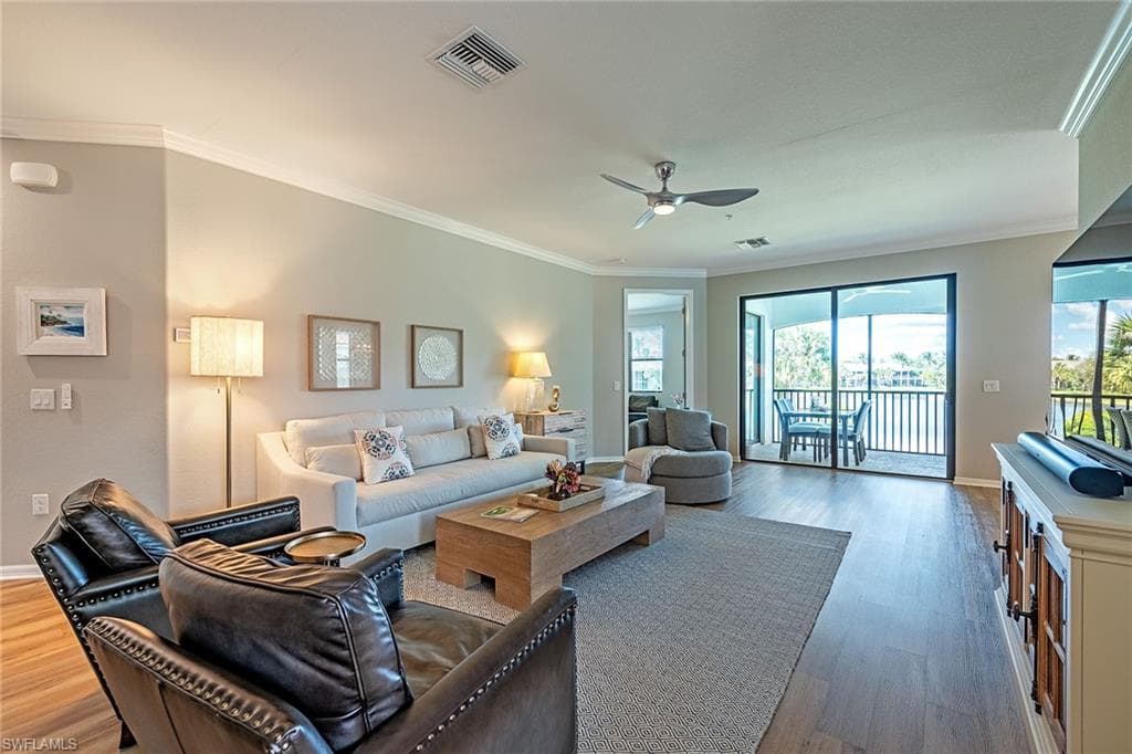 3153 Aviamar Cir 202, Naples, FL 34114-4
