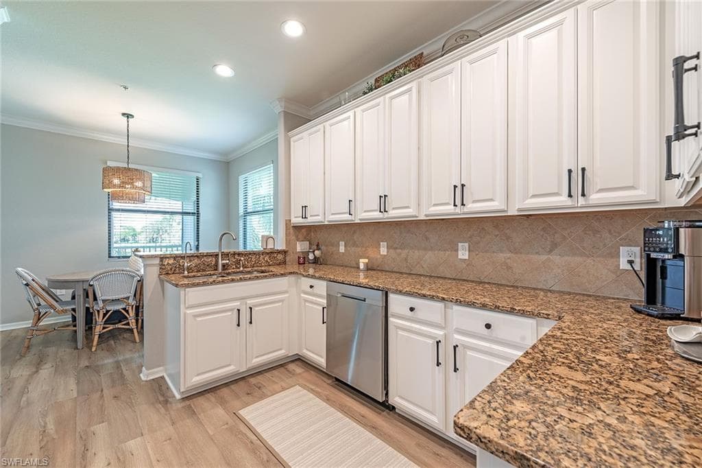3153 Aviamar Cir 202, Naples, FL 34114-7