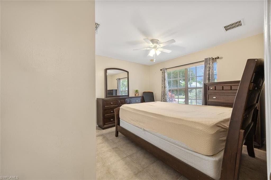 3930 15th Pl, Cape Coral, FL 33914-16