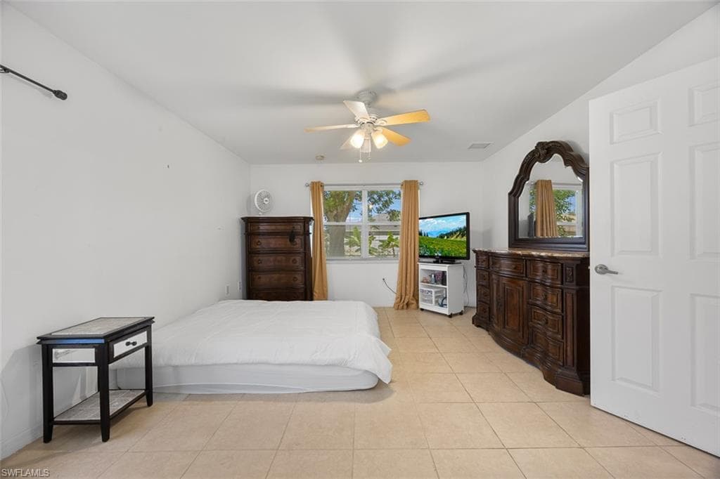 3930 15th Pl, Cape Coral, FL 33914-20