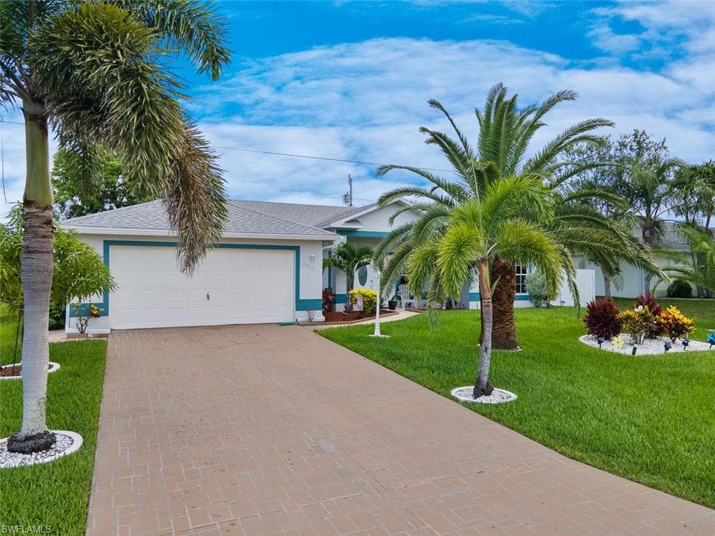 3930 15th Pl, Cape Coral, FL 33914-3
