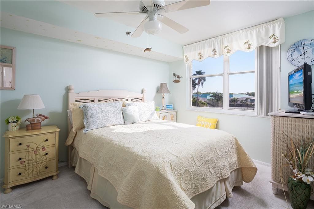 5550 Heron Point Dr W 305, Naples, FL 34108-12