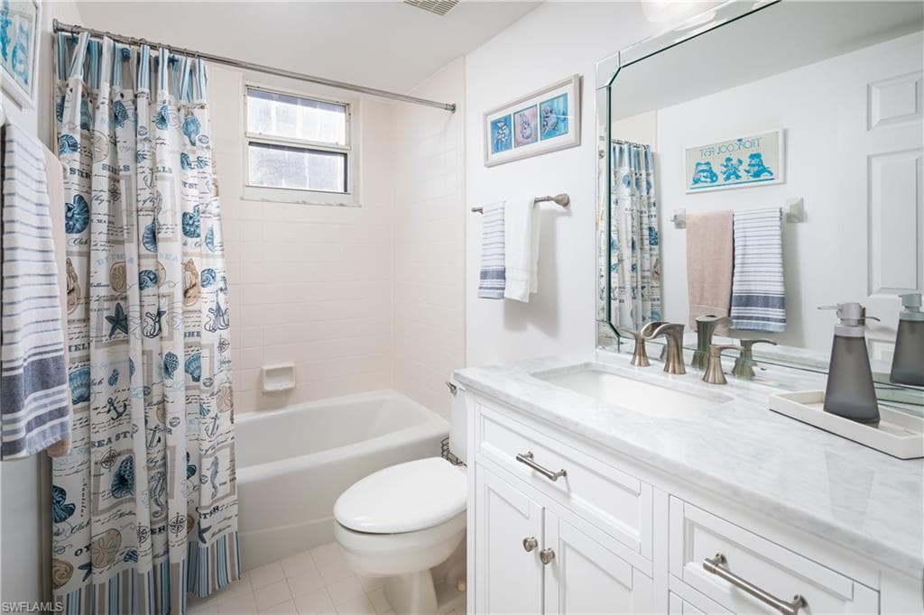 5550 Heron Point Dr W 305, Naples, FL 34108-13