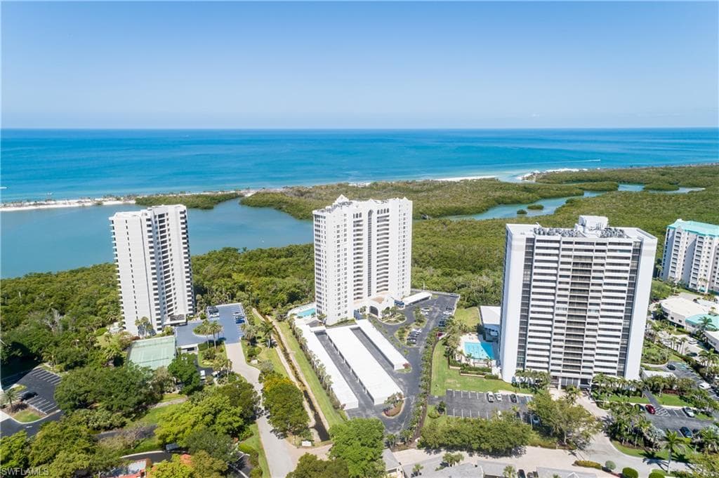 5550 Heron Point Dr W 305, Naples, FL 34108-15