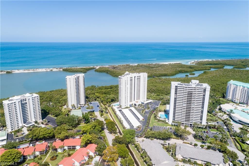 5550 Heron Point Dr W 305, Naples, FL 34108-18