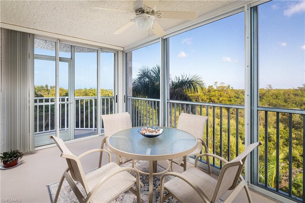 5550 Heron Point Dr W 305, Naples, FL 34108-7