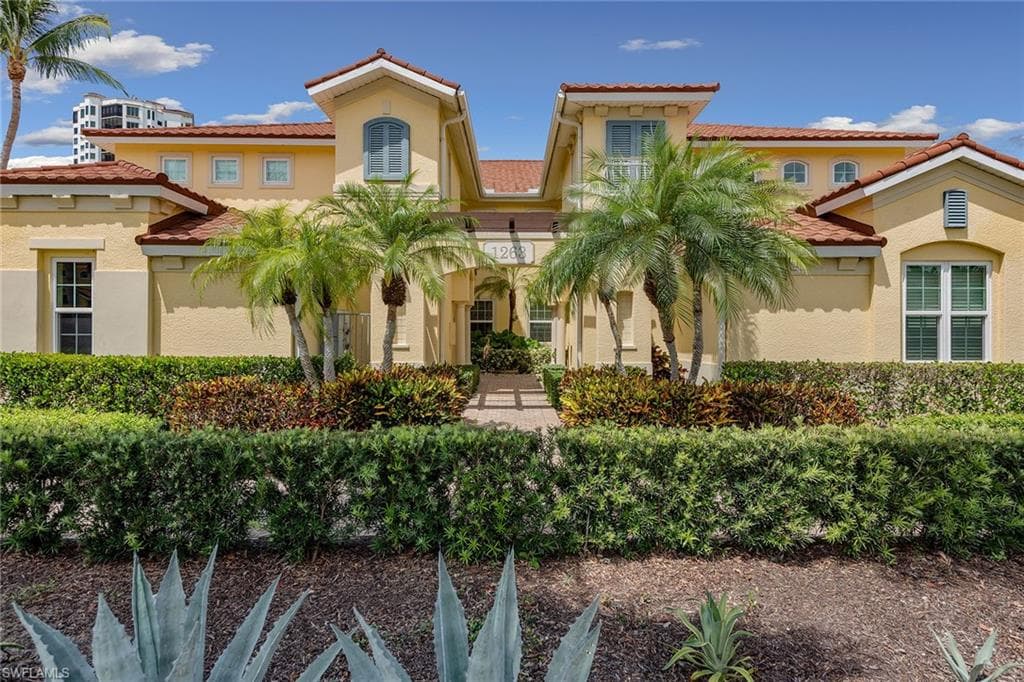 1263 Rialto Way 102, Naples, FL 34114-2