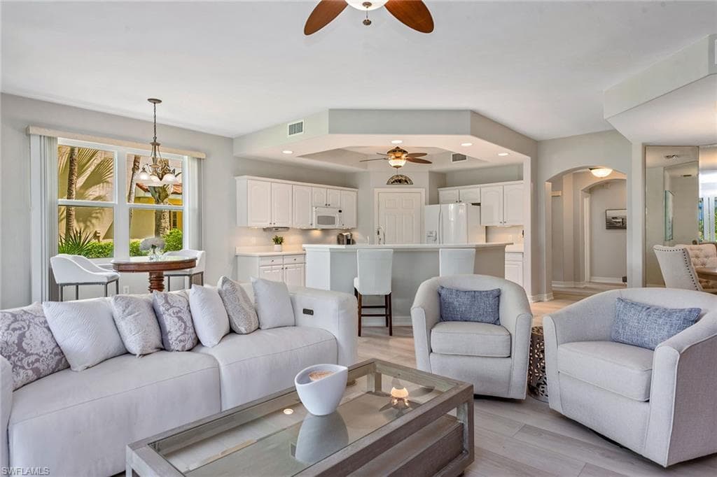 1263 Rialto Way 102, Naples, FL 34114-8