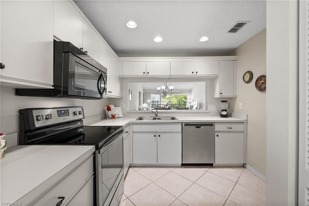 1190 Yesica Ann Cir B205, Naples, FL 34110-12