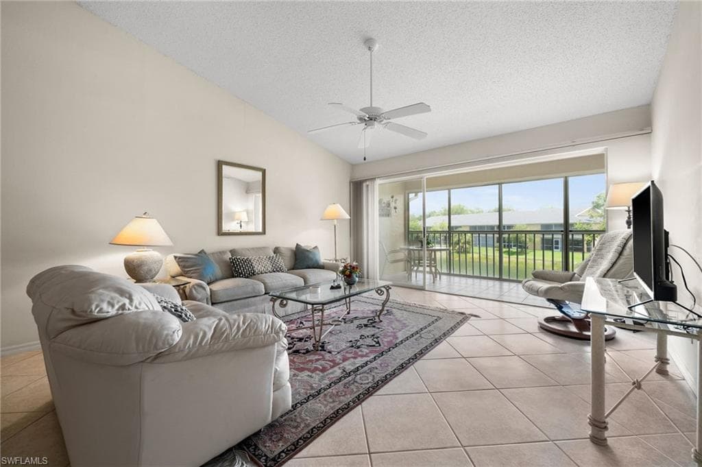 1190 Yesica Ann Cir B205, Naples, FL 34110-4