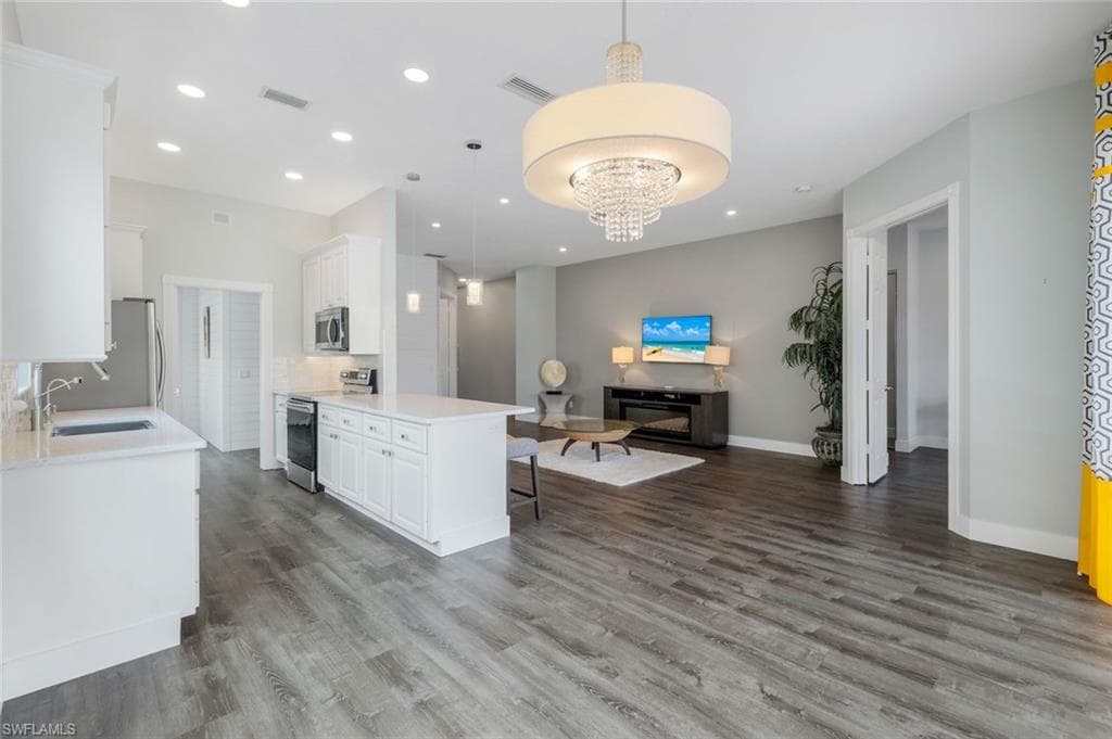 4648 Rio Poco Ct, Naples, FL 34109-11