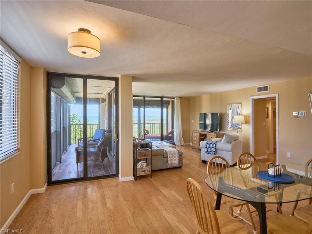 17 Bluebill Ave 901, Naples, FL 34108-14
