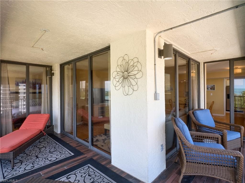 17 Bluebill Ave 901, Naples, FL 34108-25