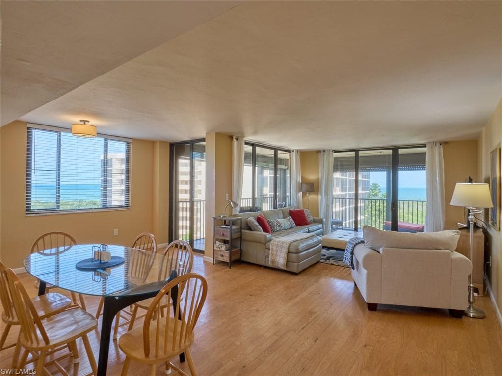 17 Bluebill Ave 901, Naples, FL 34108-3