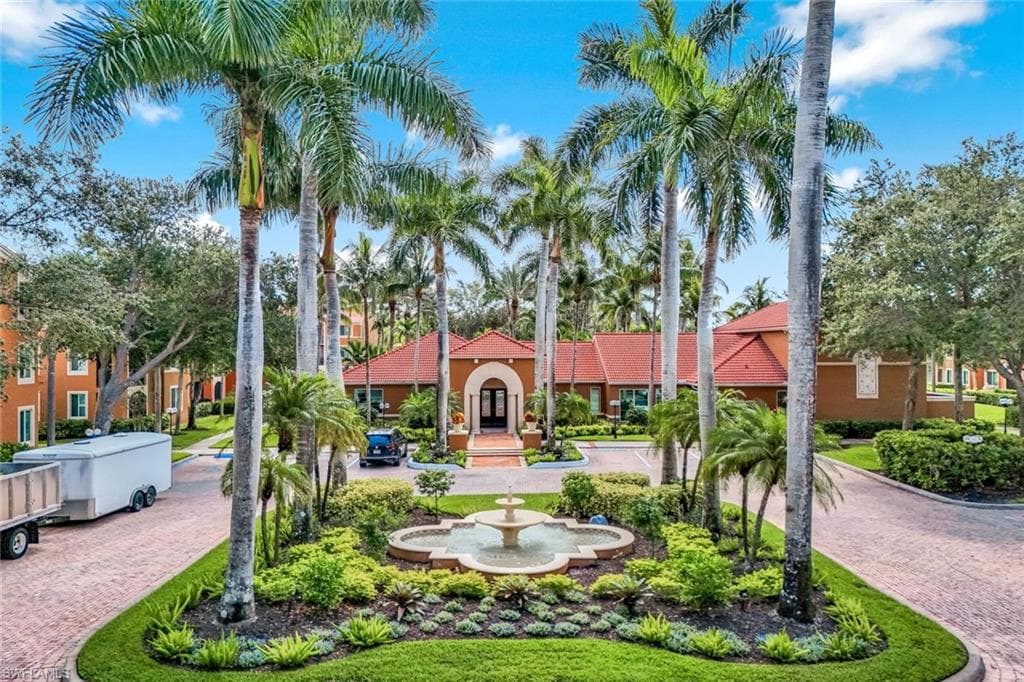 1220 Reserve Way 107, Naples, FL 34105-10