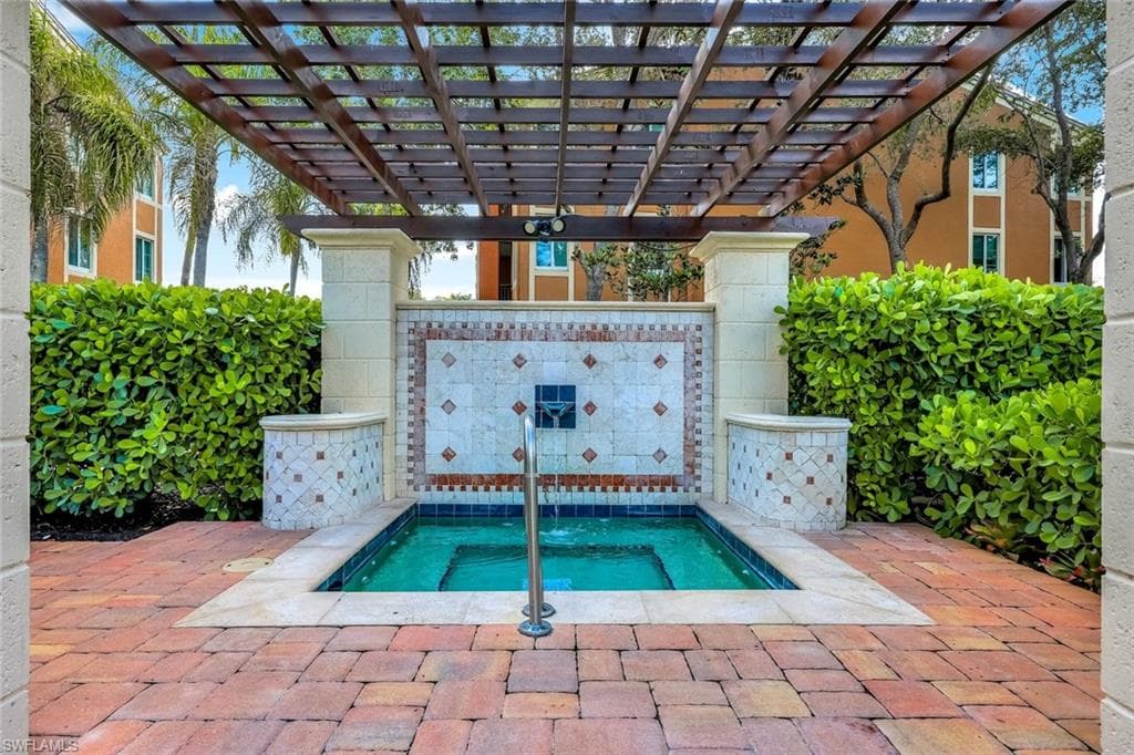 1220 Reserve Way 107, Naples, FL 34105-12