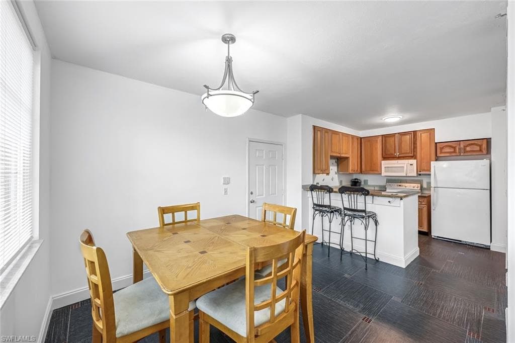 1220 Reserve Way 107, Naples, FL 34105-18