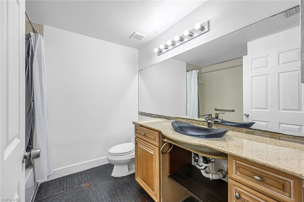1220 Reserve Way 107, Naples, FL 34105-20