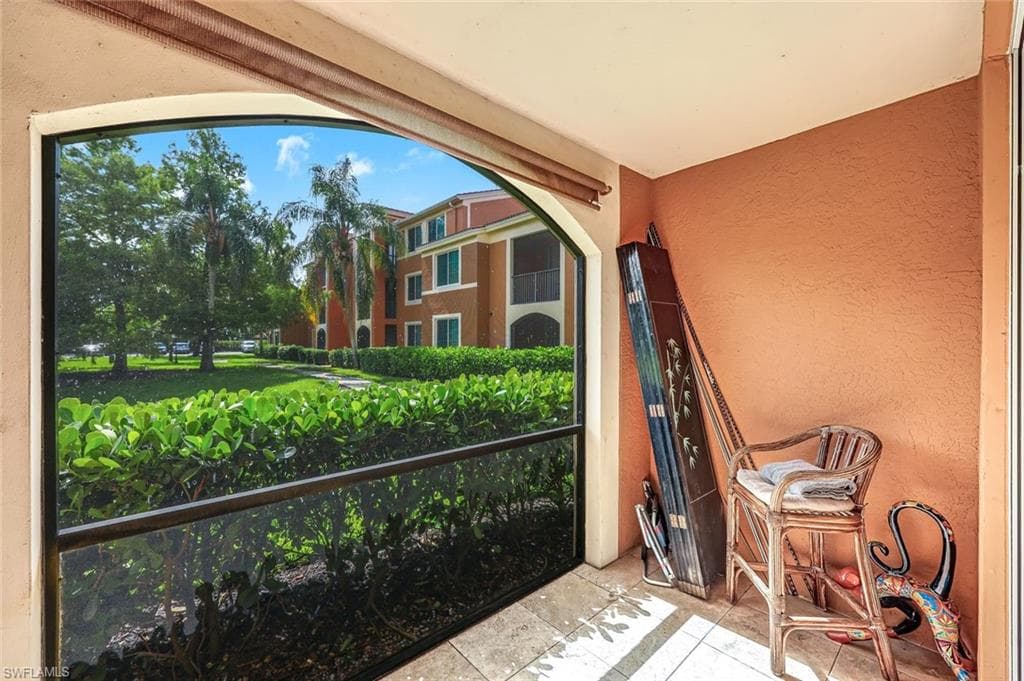 1220 Reserve Way 107, Naples, FL 34105-22