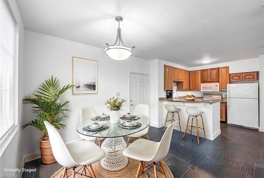 1220 Reserve Way 107, Naples, FL 34105-4