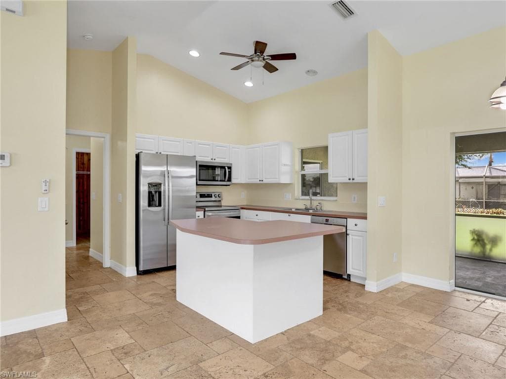 305 16th Pl, Cape Coral, FL 33990-11