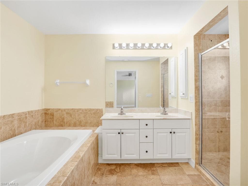 305 16th Pl, Cape Coral, FL 33990-17