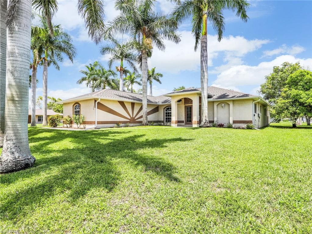 305 16th Pl, Cape Coral, FL 33990-4