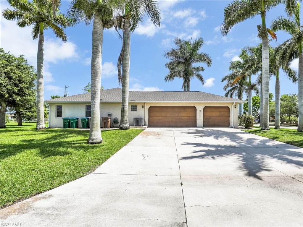 305 16th Pl, Cape Coral, FL 33990-5