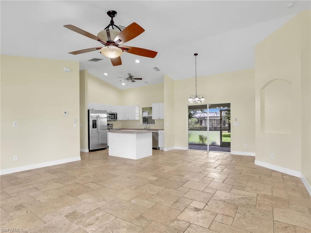 305 16th Pl, Cape Coral, FL 33990-7