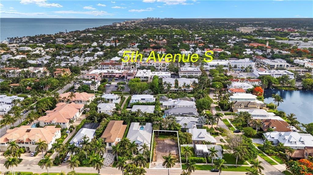 395 7th Ave S, Naples, FL 34102-10