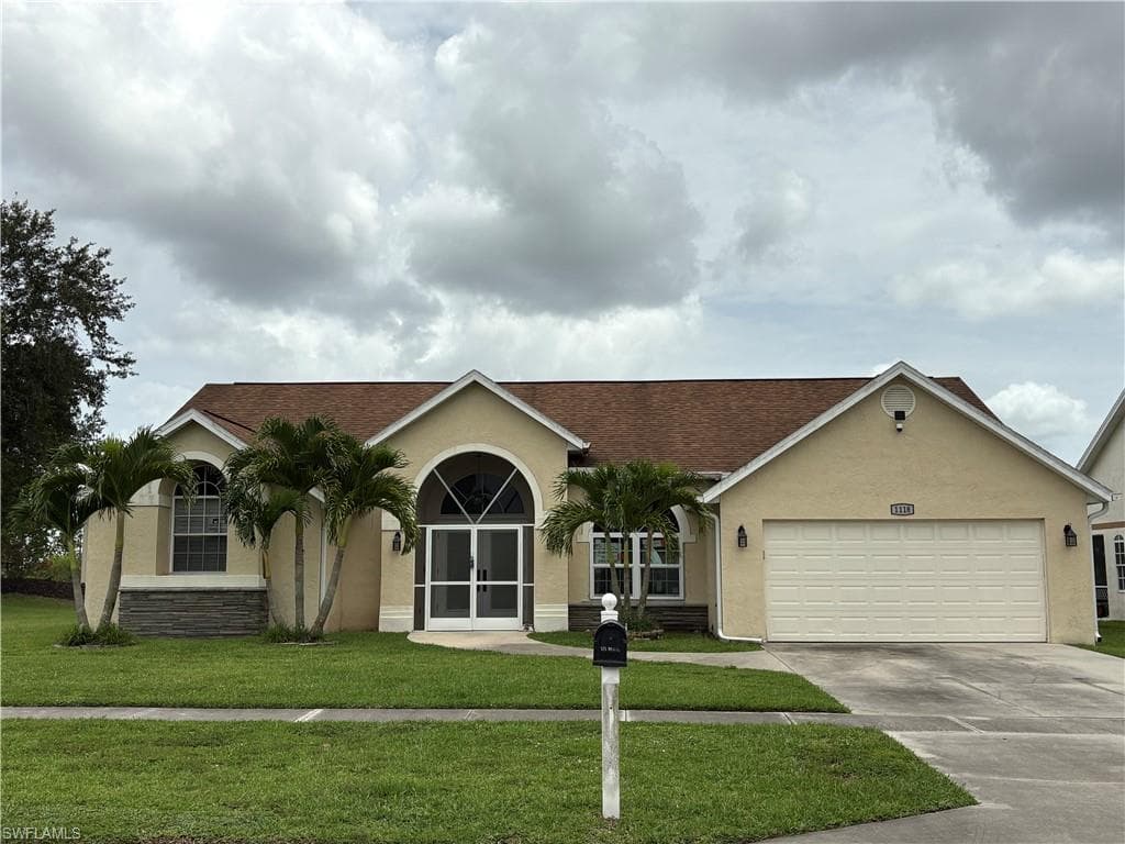 1118 Grove Dr, Naples, FL 34120-1