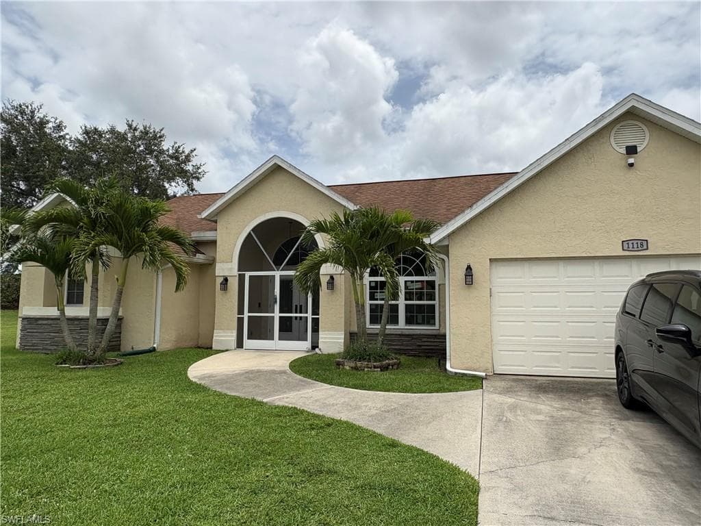 1118 Grove Dr, Naples, FL 34120-3