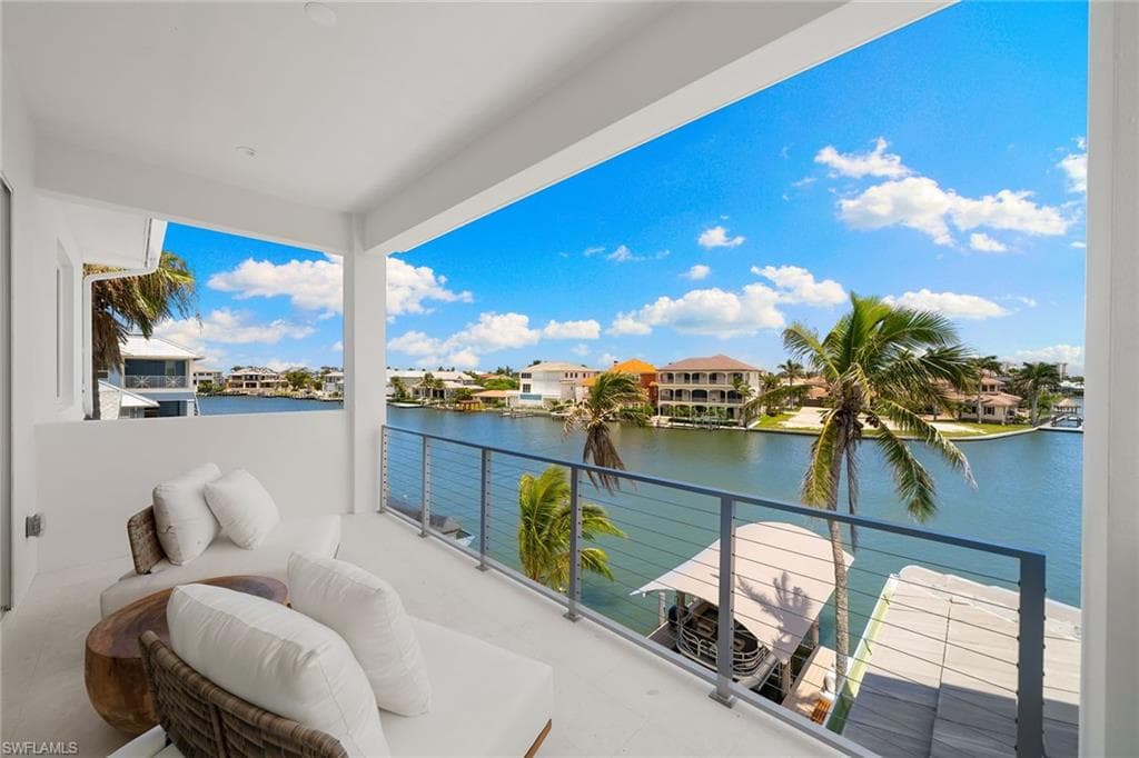 273 Trade Winds Ave, Naples, FL 34108-17