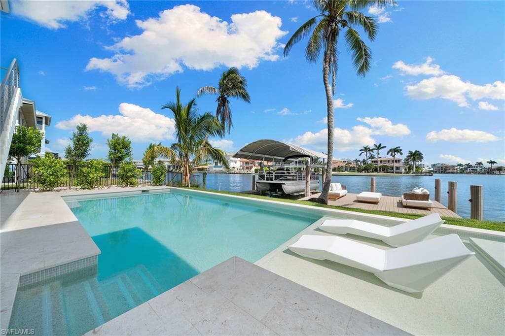 273 Trade Winds Ave, Naples, FL 34108-39