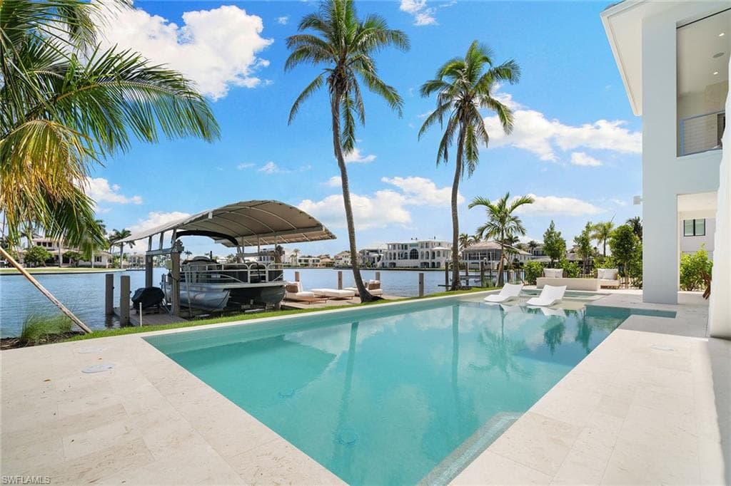 273 Trade Winds Ave, Naples, FL 34108-41