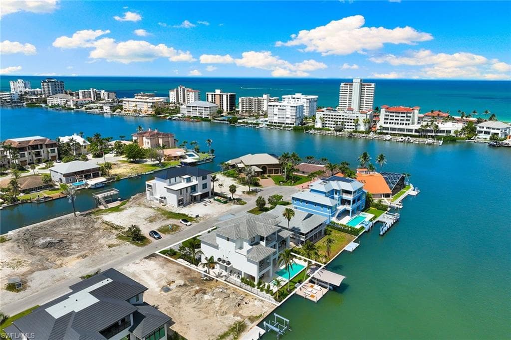 273 Trade Winds Ave, Naples, FL 34108-50