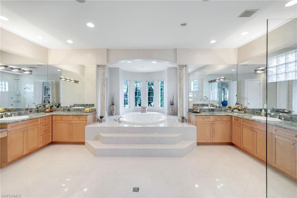 1658 Mcilvaine Ct, Marco Island, FL 34145-24