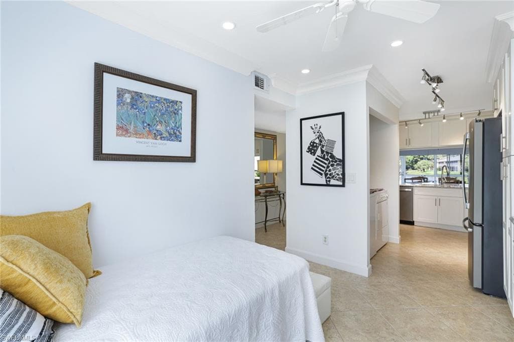 1250 Yesica Ann Cir E106, Naples, FL 34110-19