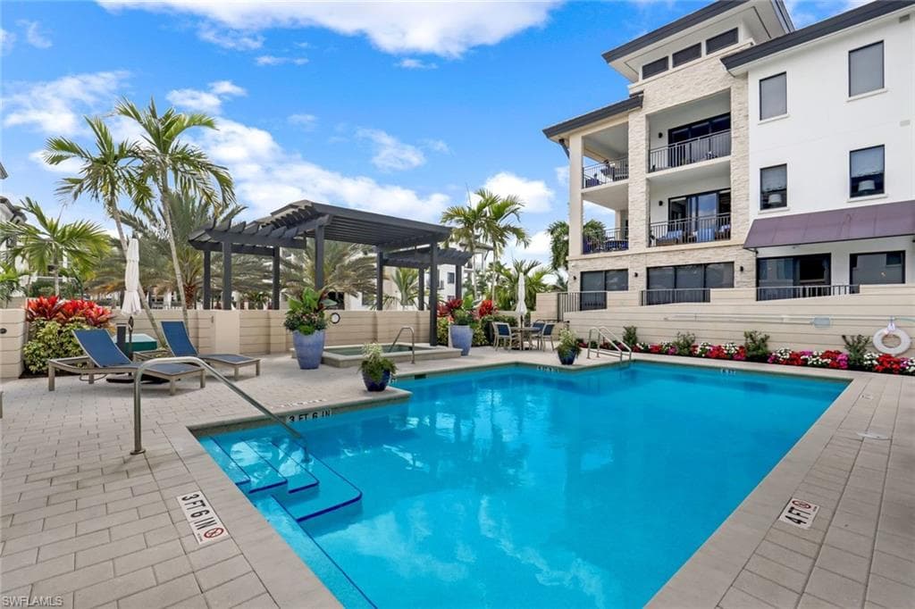 1035 3rd Ave S 508, Naples, FL 34102-31