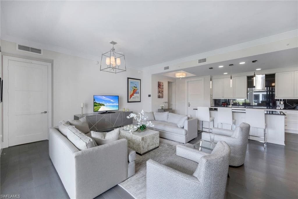 1035 3rd Ave S 508, Naples, FL 34102-7
