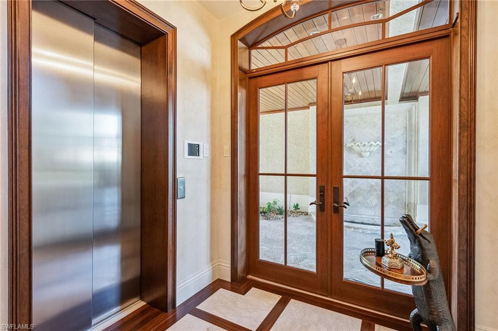 1547 Caxambas Ct, Marco Island, FL 34145-33