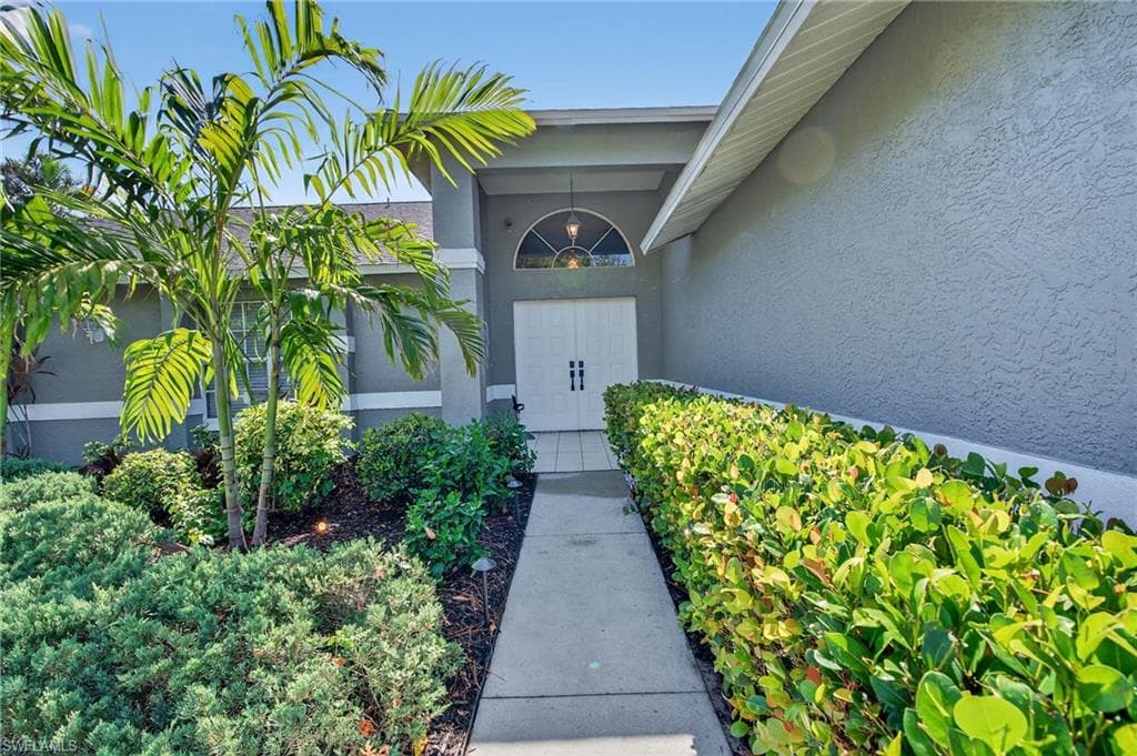 24769 Paradise Rd, Bonita Springs, FL 34135-4