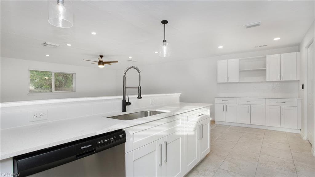 3148 Apache St, Fort Myers, FL 33916-15