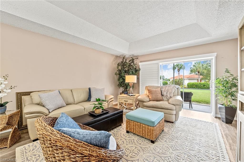 529 Mardel Dr 304, Naples, FL 34104-15