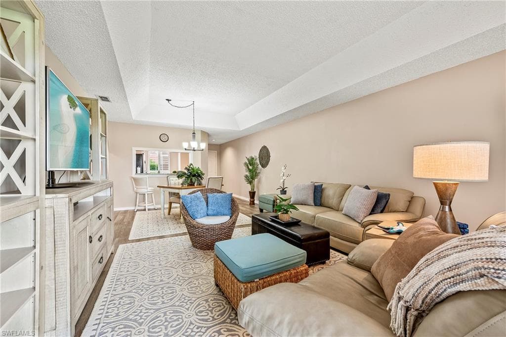 529 Mardel Dr 304, Naples, FL 34104-16