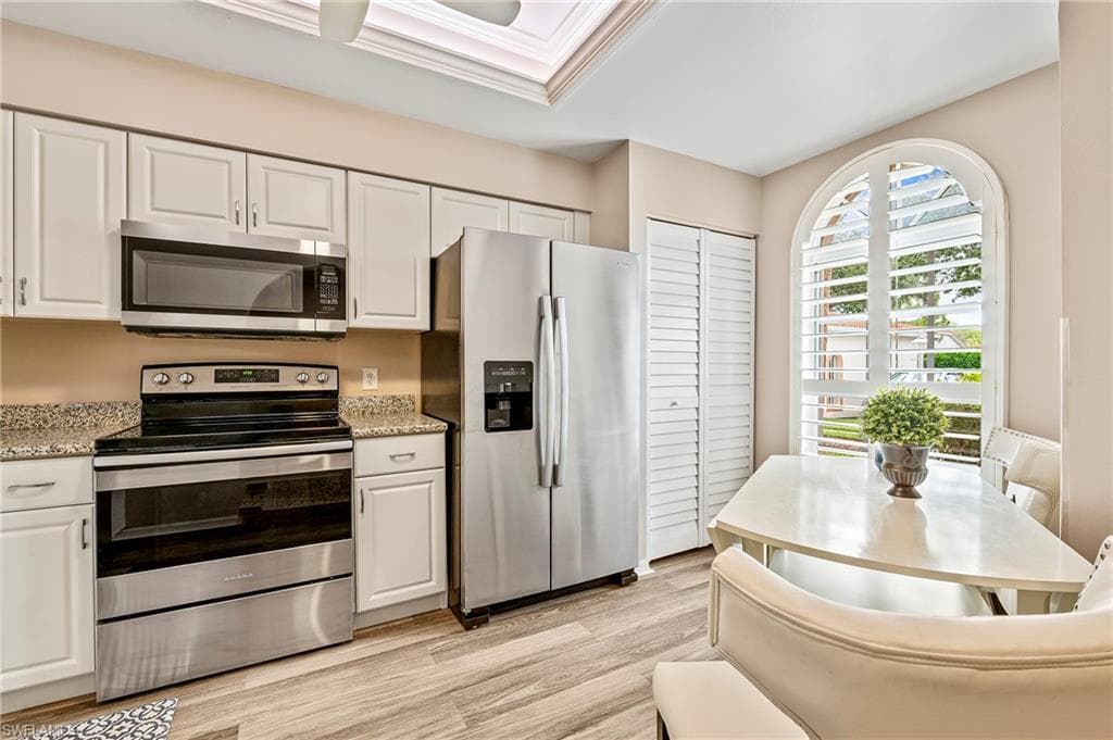 529 Mardel Dr 304, Naples, FL 34104-18