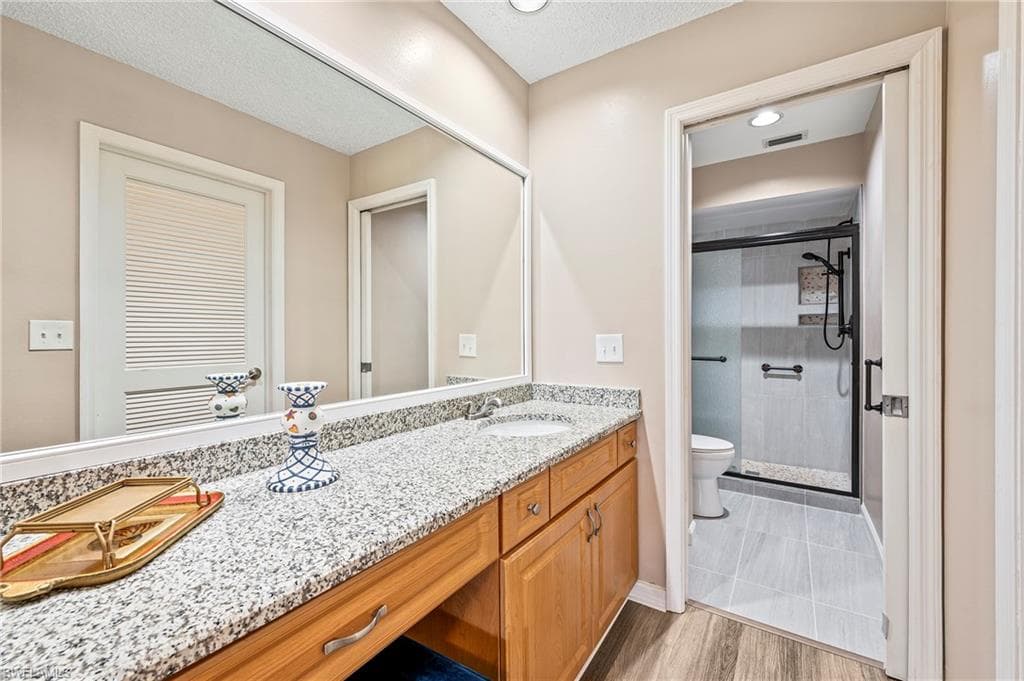 529 Mardel Dr 304, Naples, FL 34104-19